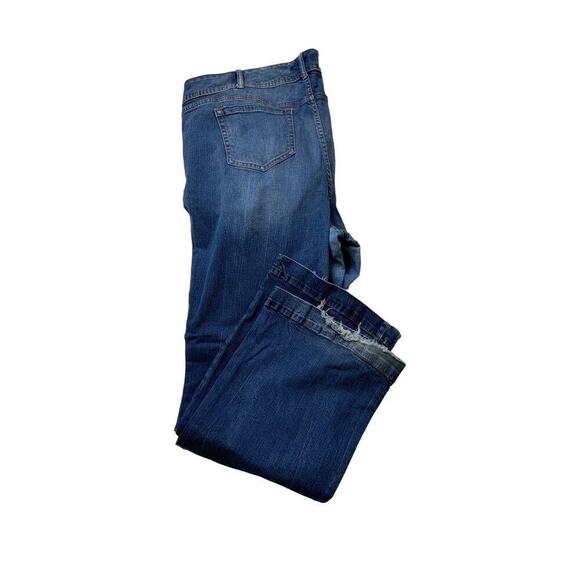 Torrid Jeans Womens Plus Size 24T Tall Whiskers Stretch Medium Wash Denim - Picture 4 of 11